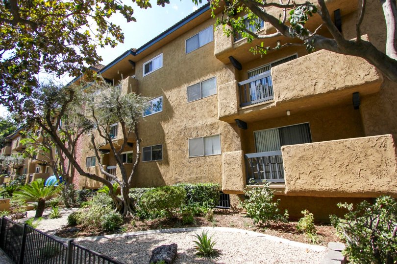 Madison Plaza Pasadena CA